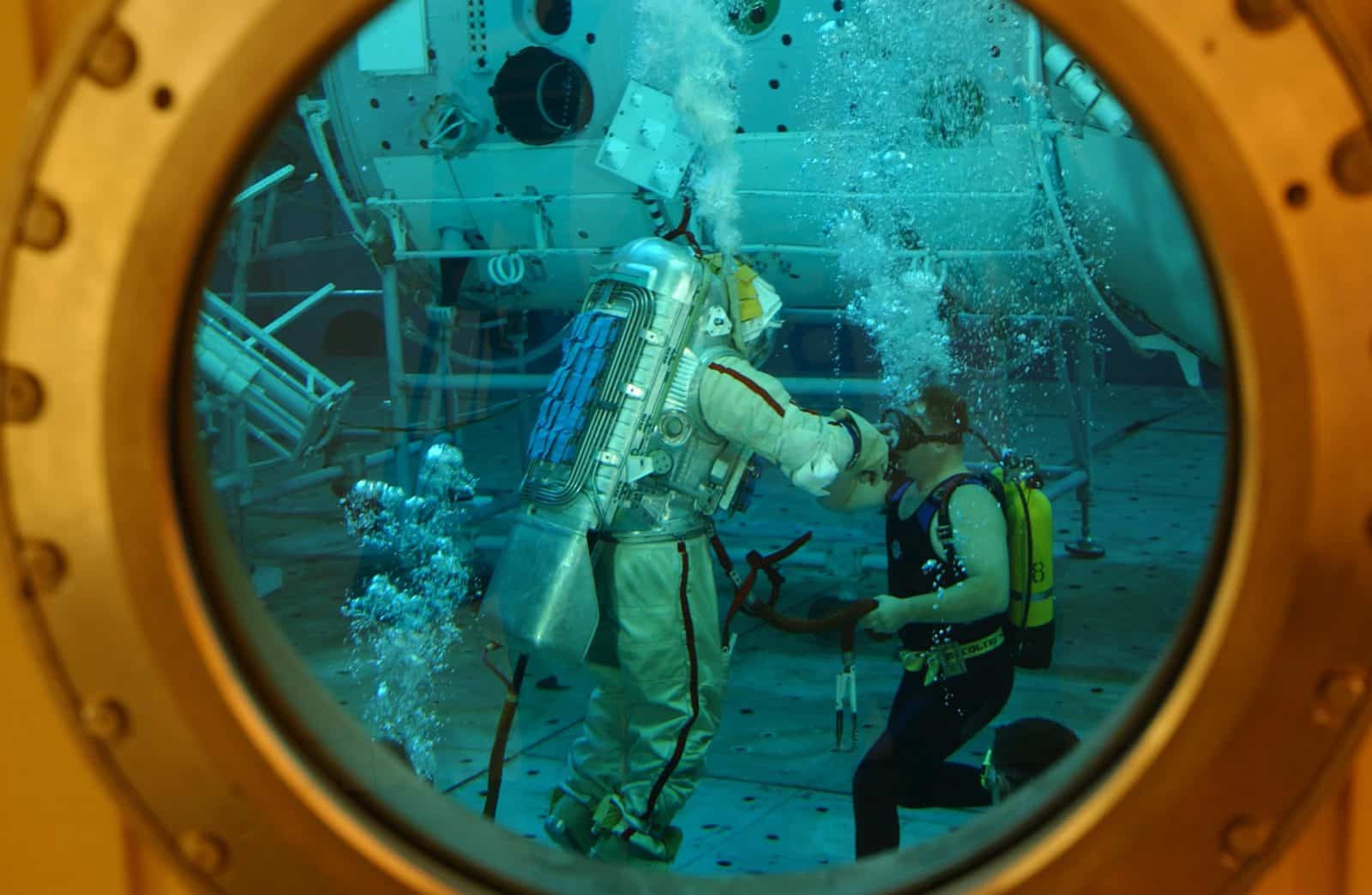 Neutral Buoyancy training Neutral Buoyancy training